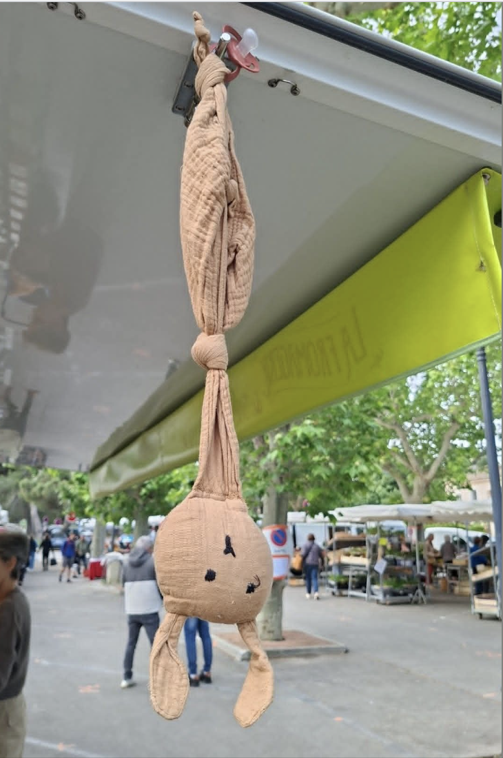 Trouvé doudou sur le marché de Fontvielle (13) — Fontvieille