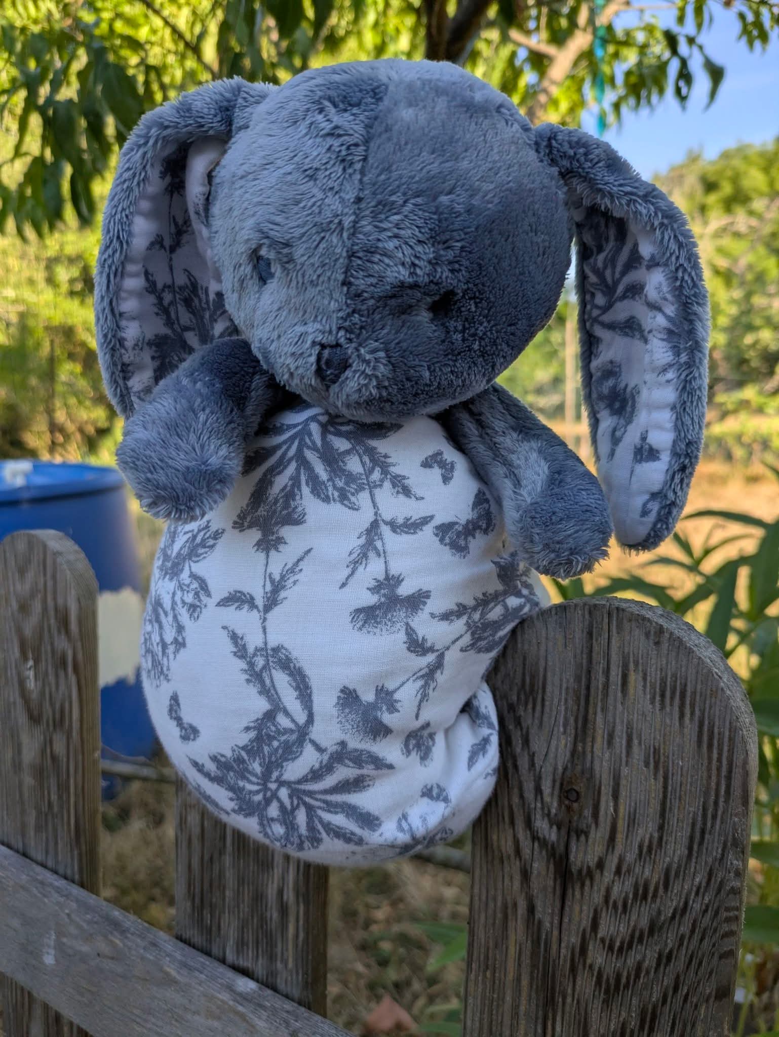 Doudou lapin trouvé à Bourges — Bourges