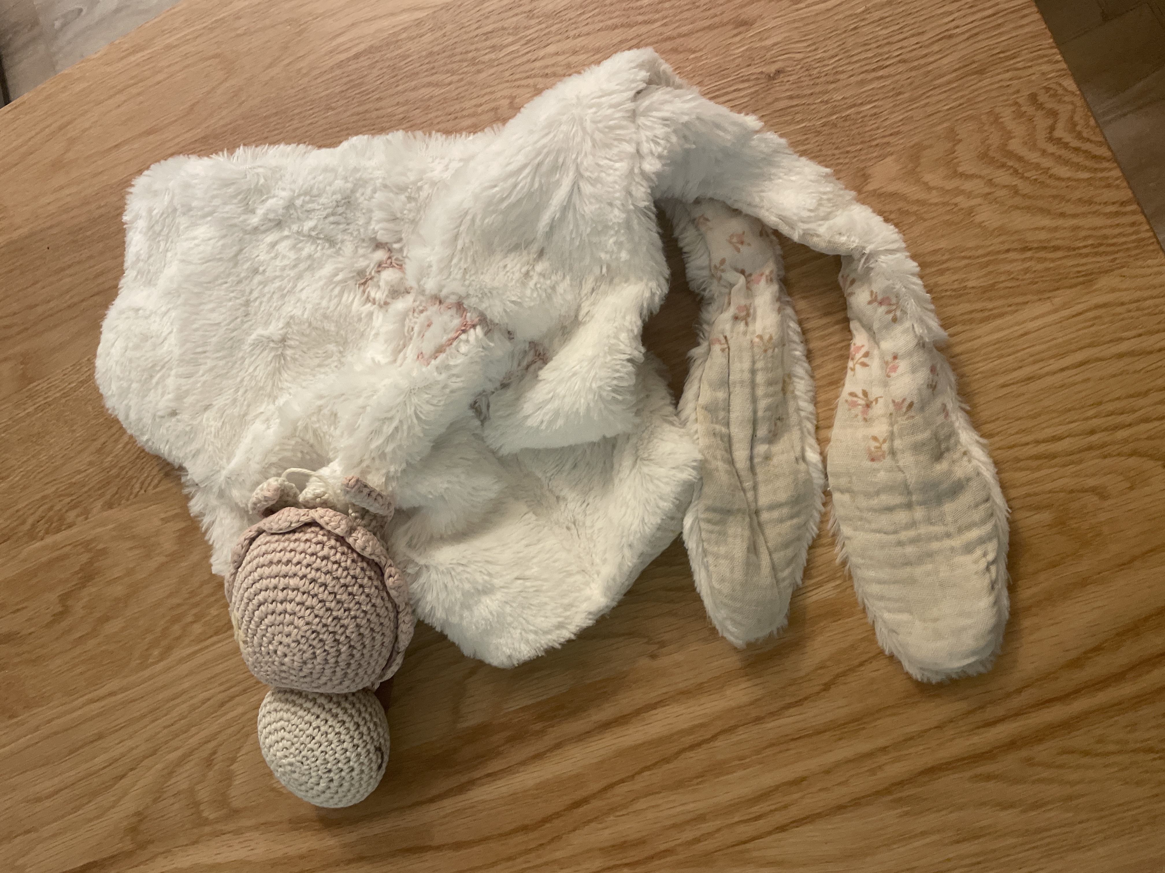 Doudou rose et blanc trouvé — Orange